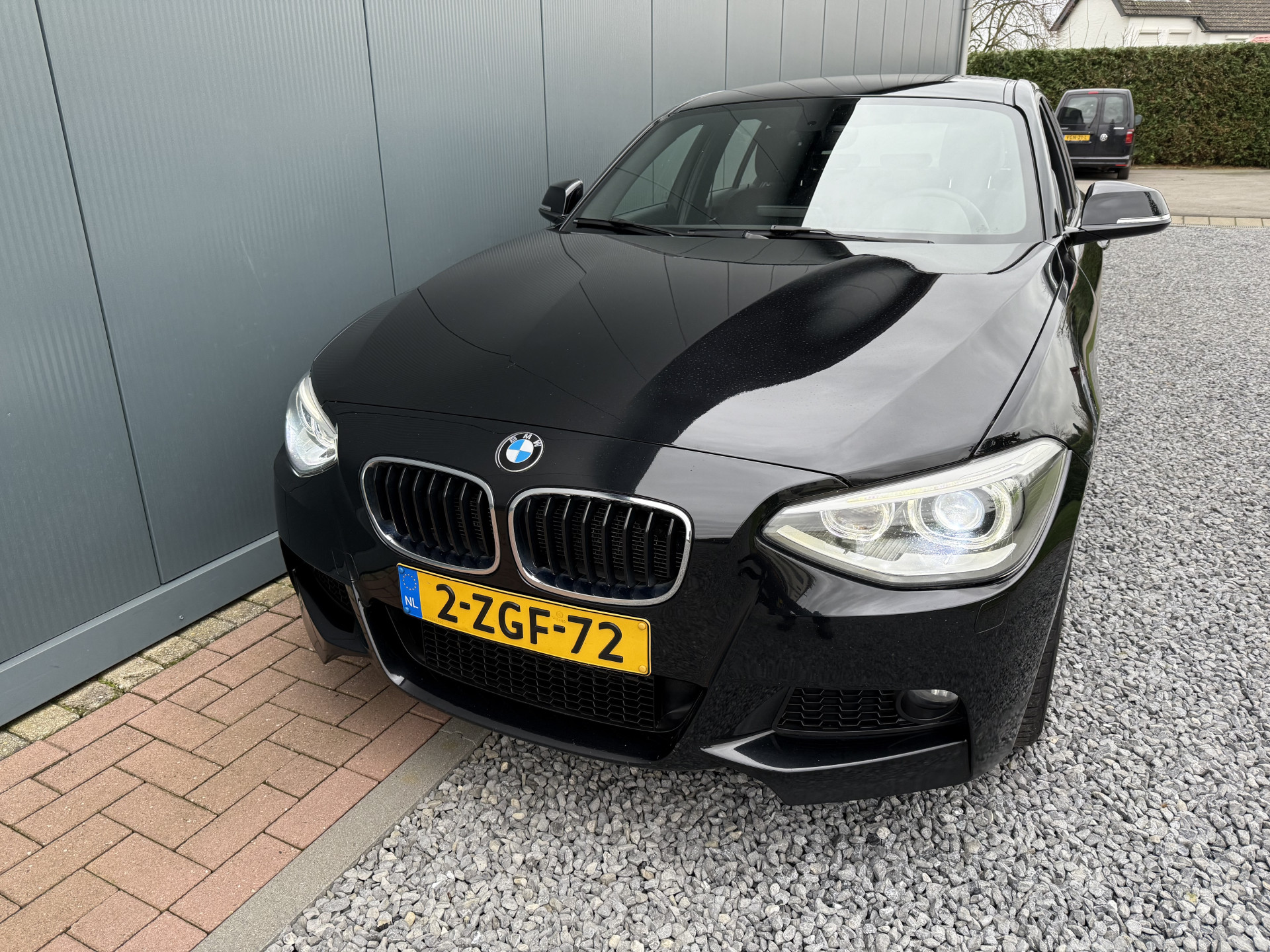 41786075-14.jpg