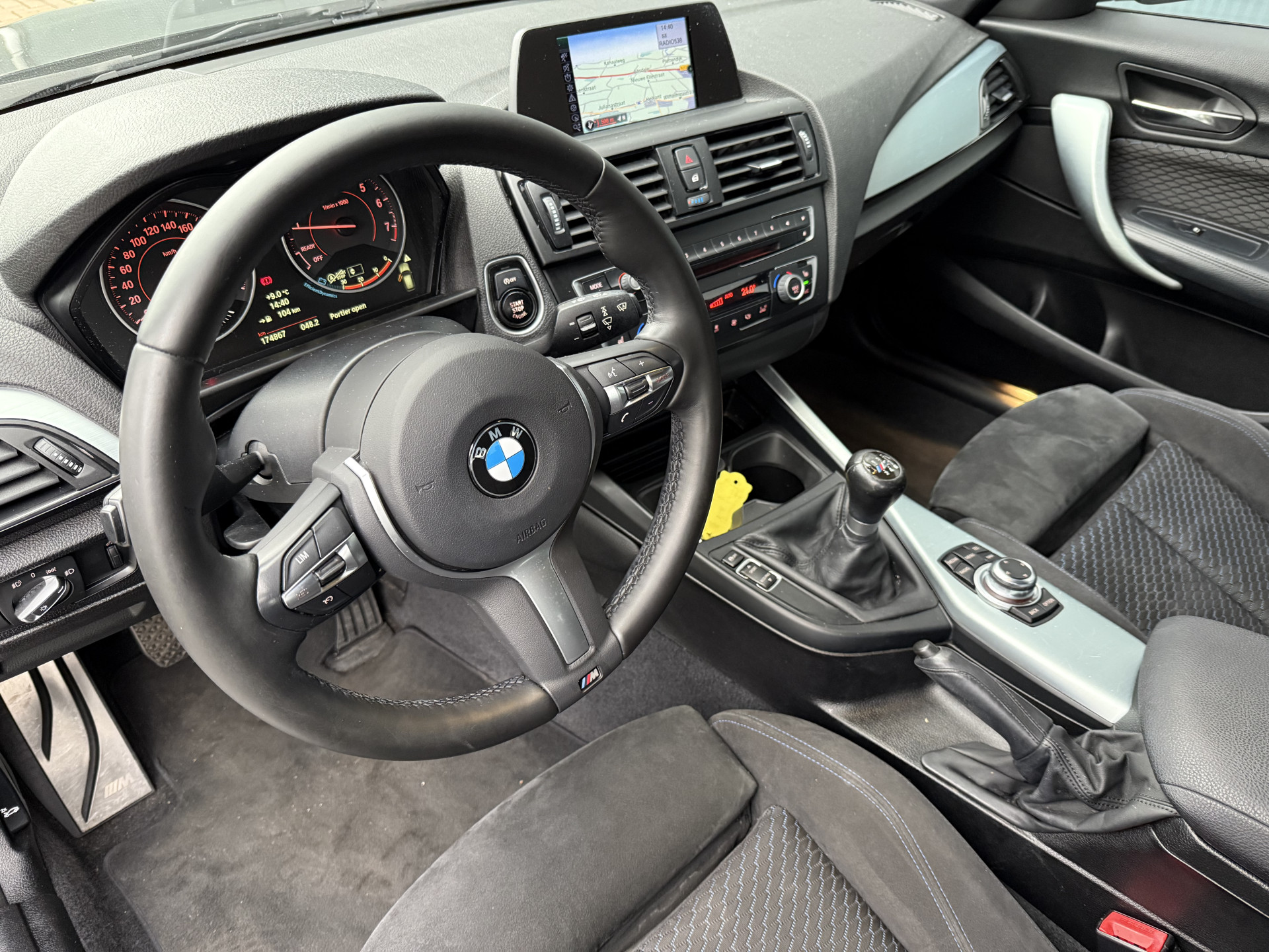 41786075-3.jpg