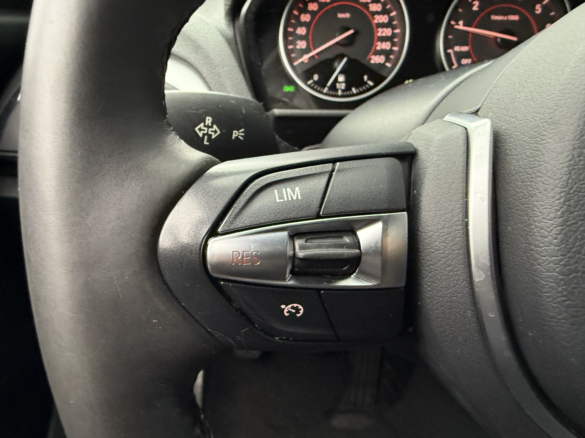 41786075-44.jpg