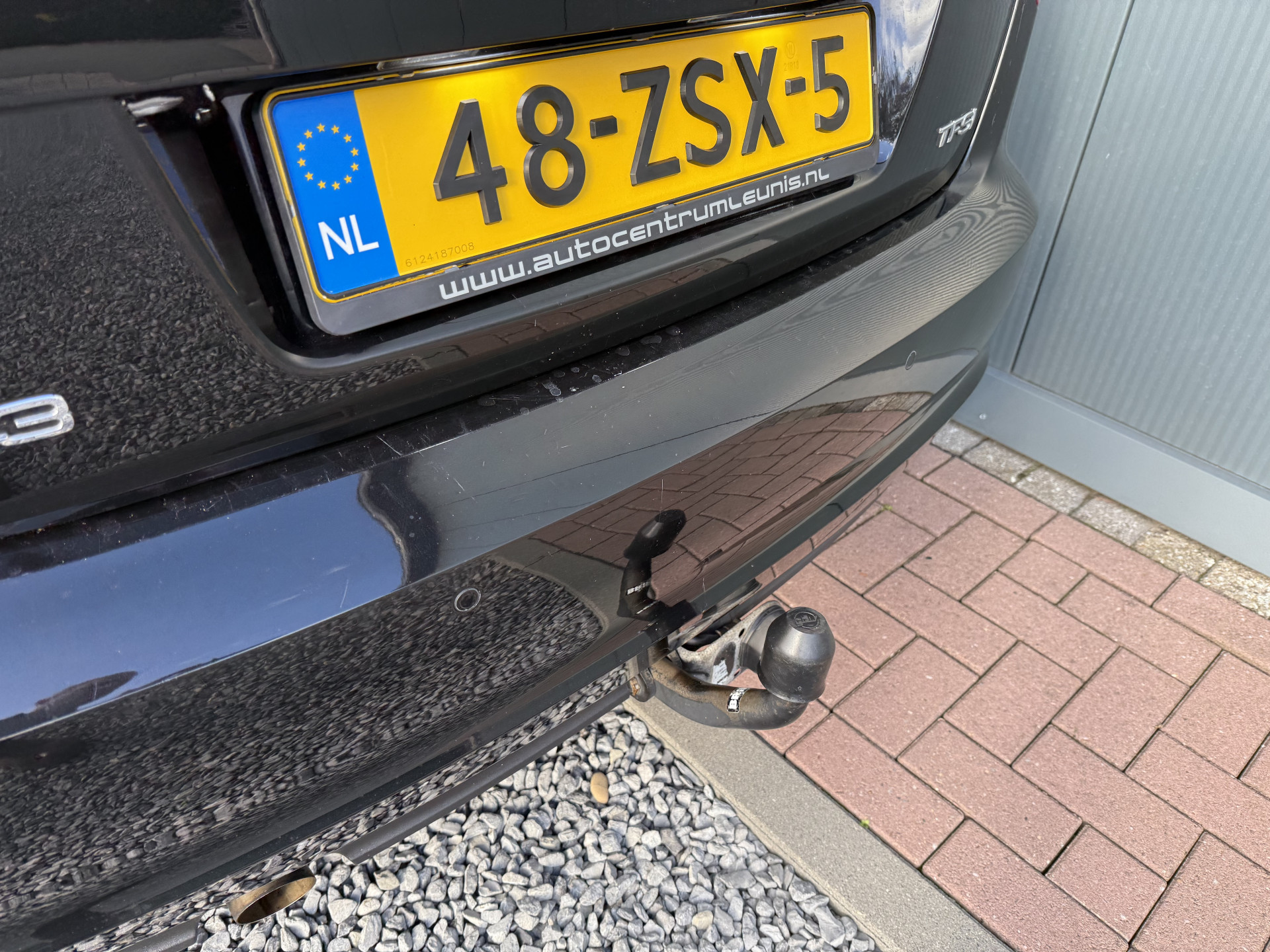 48629224-11.jpg