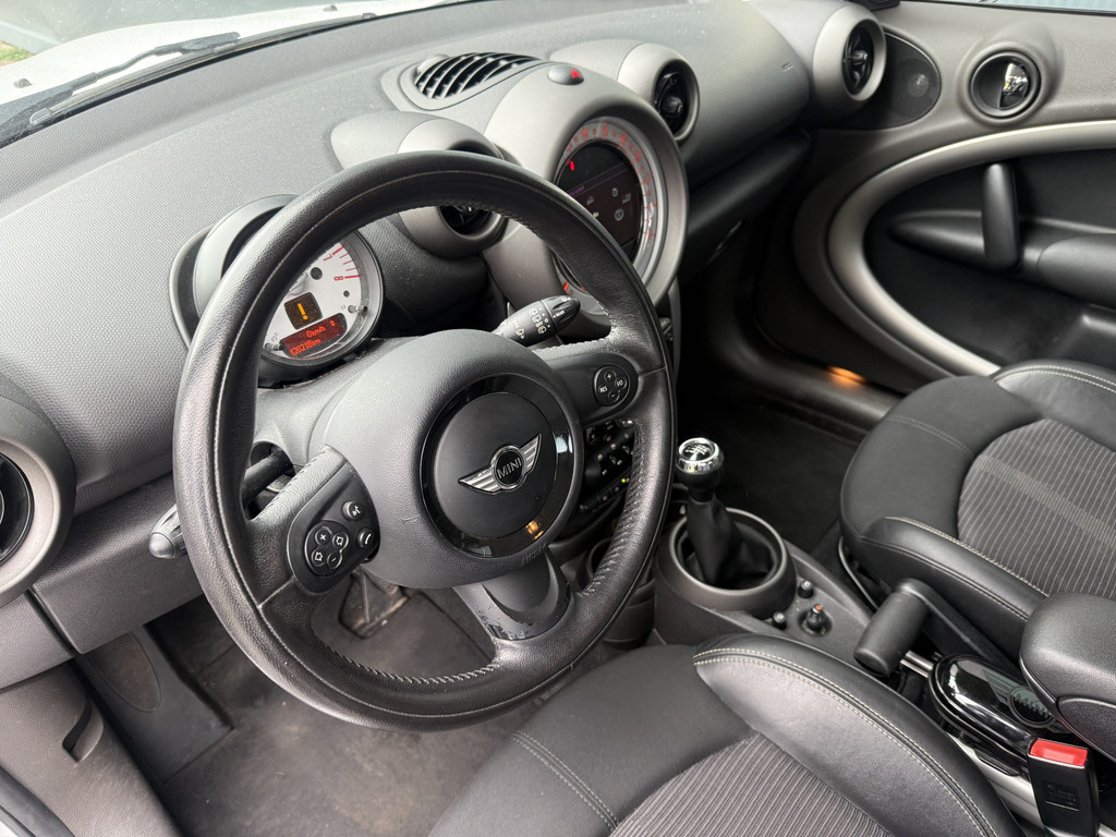 52609790-23.jpg