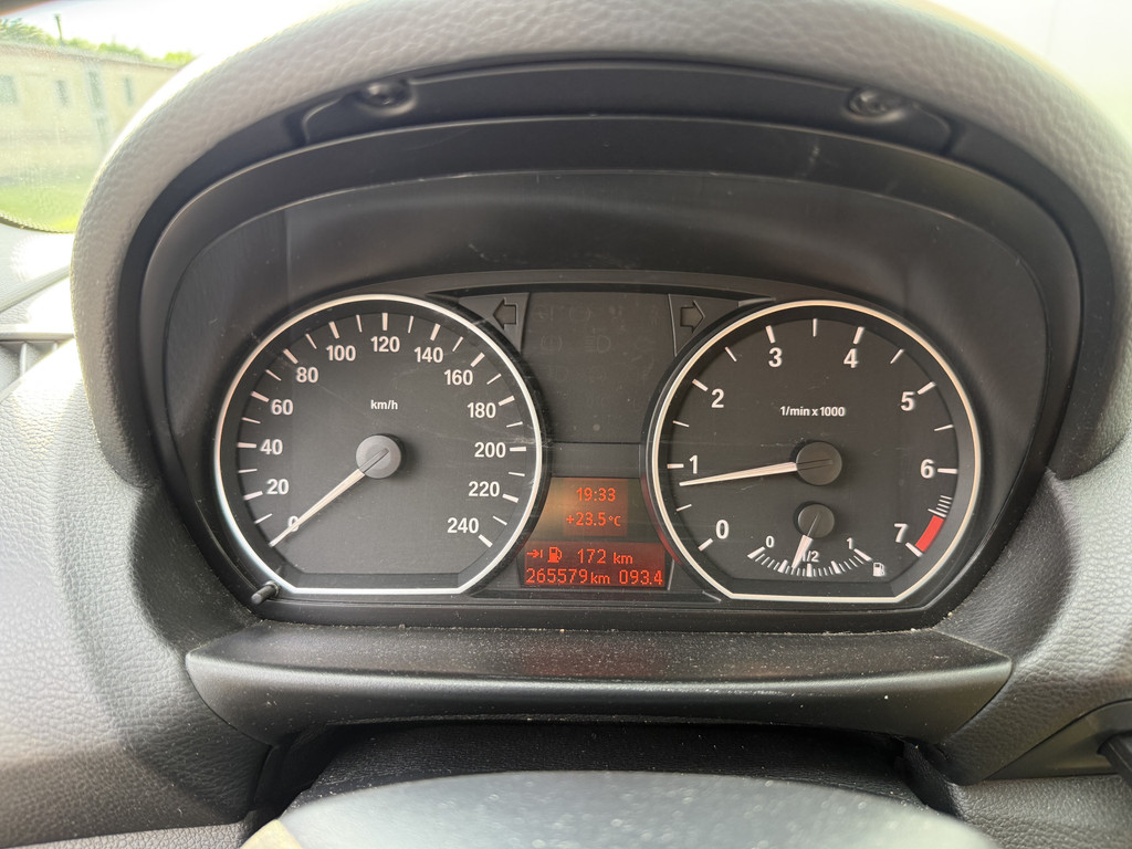 54337672-43.jpg