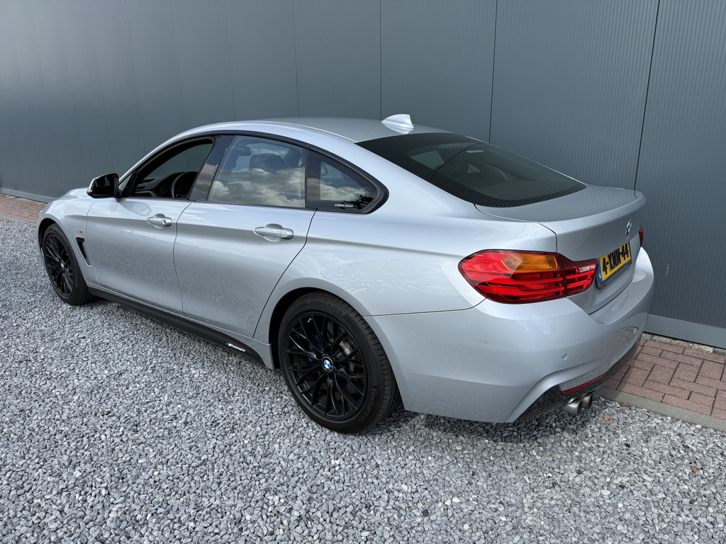 56228225-2.jpg