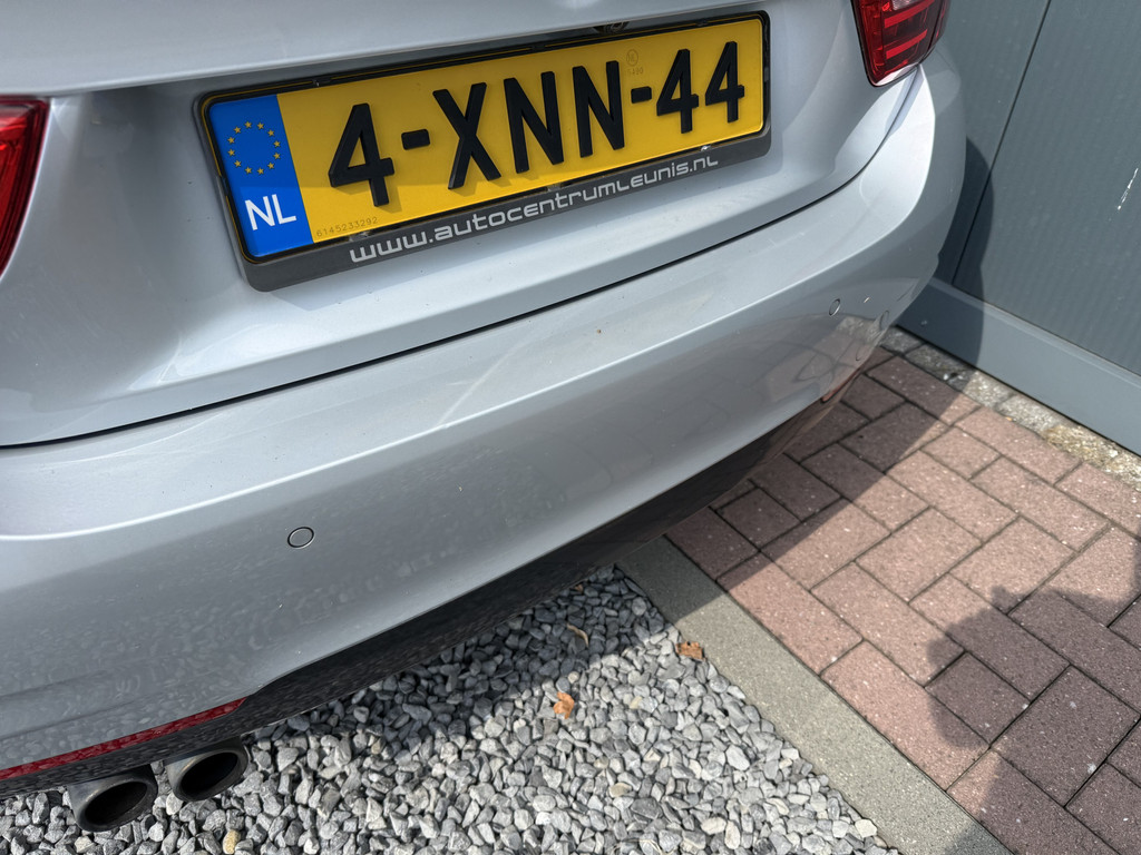 56228225-9.jpg
